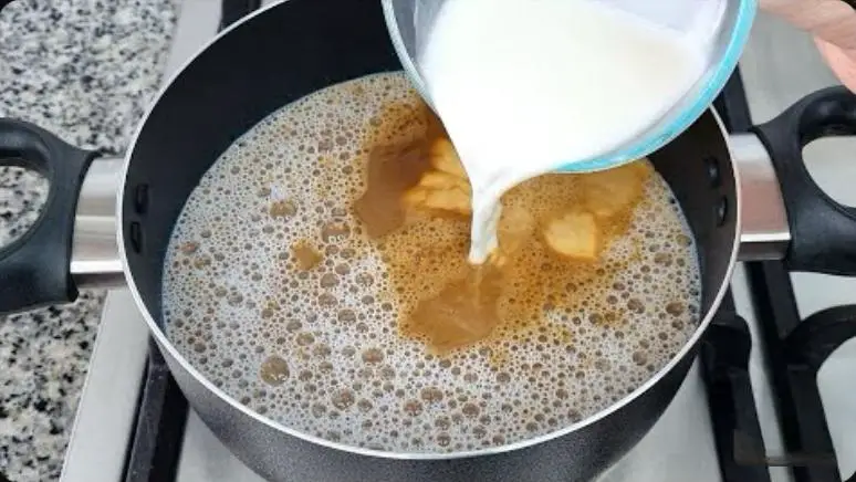 Experimente misturar café com maizena em uma sobremesa que você nunca viu! Experimente misturar café com maizena em uma sobremesa que você nunca viu!
